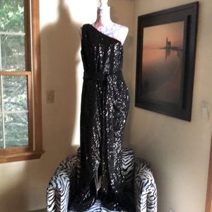 NWT LUXE Collection black sequins gown w tie belt